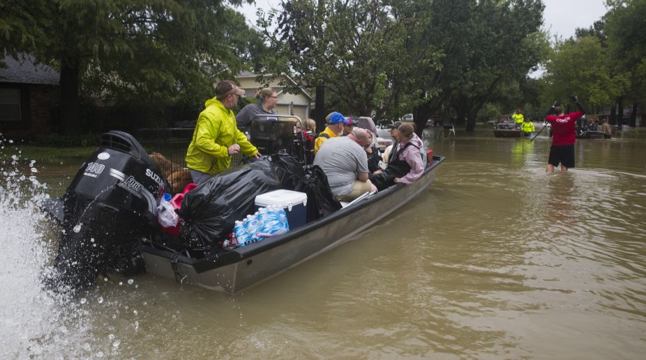 Hurricane Harvey: 311,000 apply for government aid