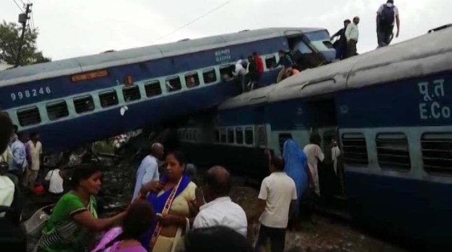 23 dead, 400 injured as 14 coaches derail in Uttar Pradesh