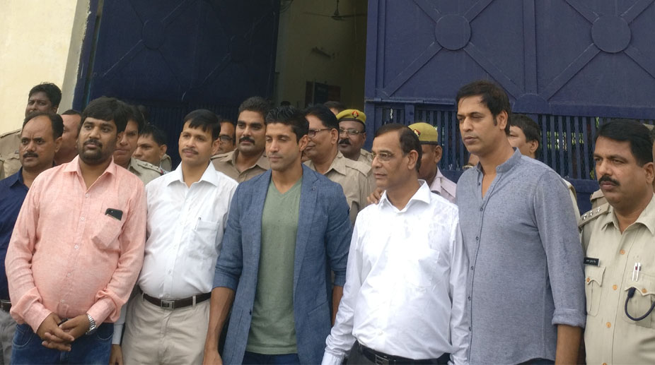Lucknow Central cast welcomed at Adarsh Jail in Lucknow!