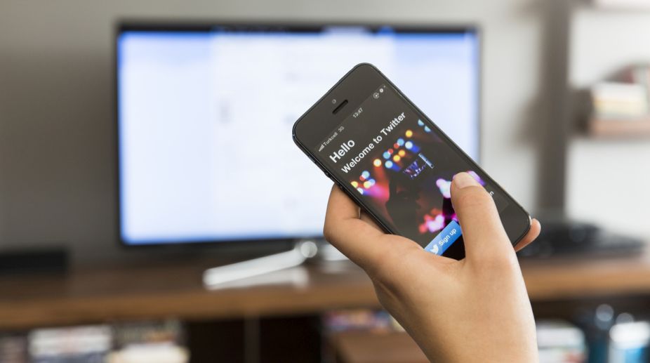 ‘Mobile phone displays to overtake TV screens in 2017’
