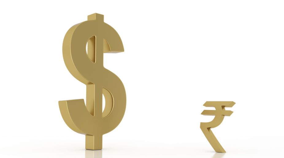 US dollar rises against most major currencies