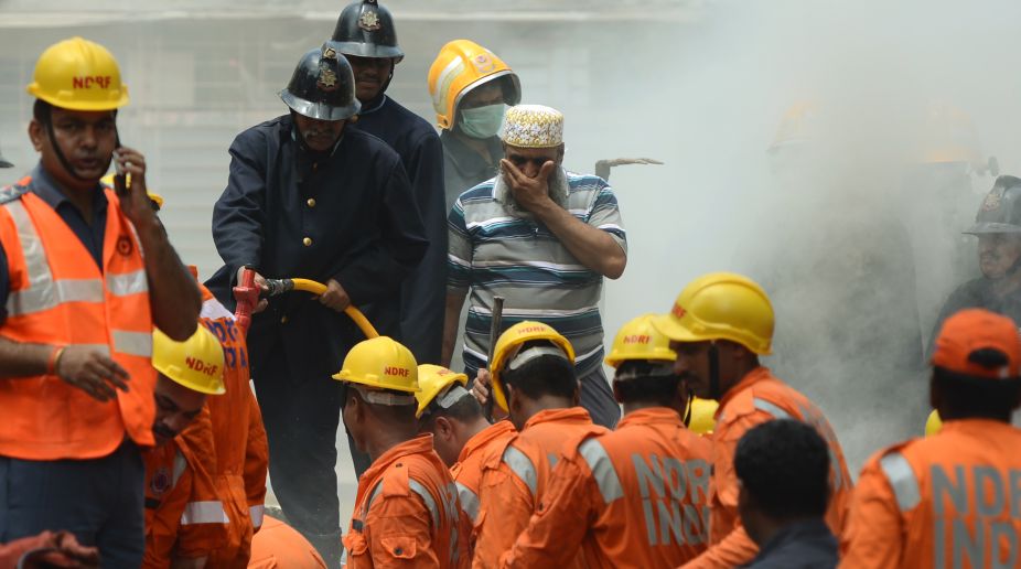 Five rescued from Mumbai building crash
