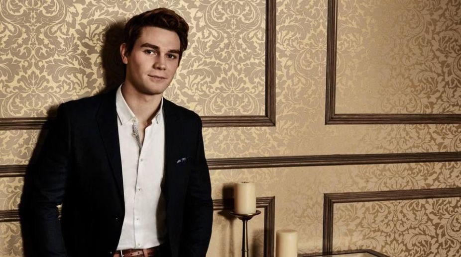 ‘Riverdale’ star KJ Apa met with a car crash!