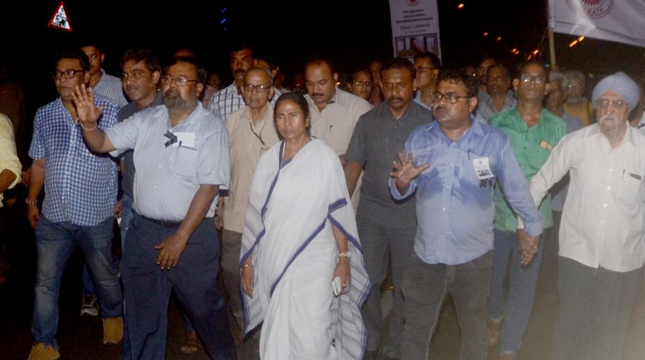 Mamata participates in candlelight vigil to condemn Lankesh’s murder