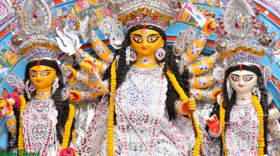 Kolkata hosts White Temple of Thailand as puja theme