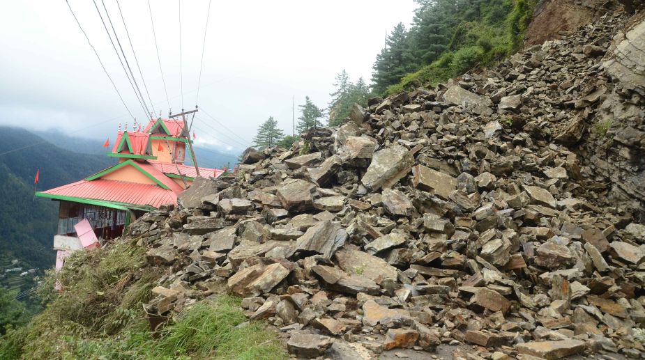 Eight killed in landslide in Pakistan