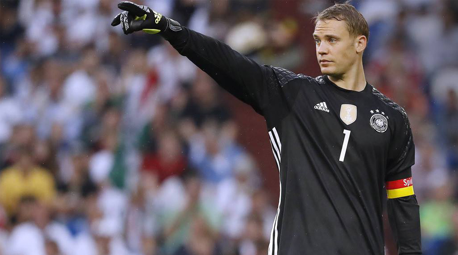 Watch: Bayern Munich keeper Manuel Neuer put through his paces in training session