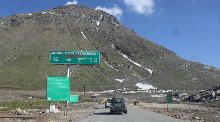 Rohtang Pass ropeway project gets thumbs down from Virbhadra