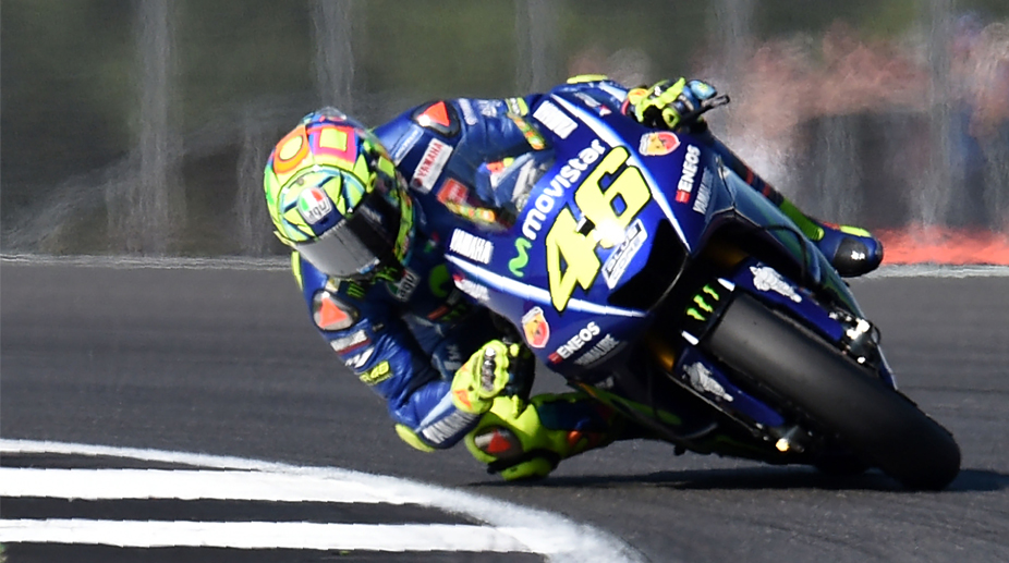 Yamaha rider Valentino Rossi breaks leg in crash