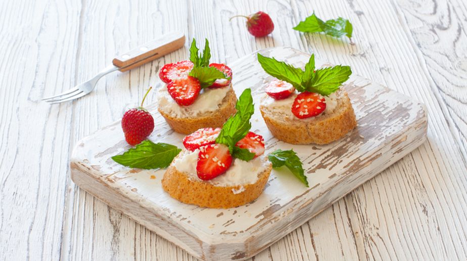 Weekend delight: Fruity Cottage Cheese Canapes