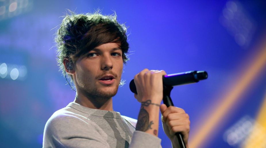 Louis Tomlinson releases special fan track