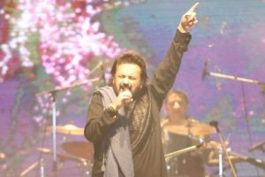 Omar Abdullah, Adnan war of words on Twitter over Srinagar concert