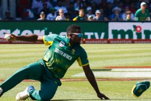 Andile Phehlukwayo strikes key blow as South Africa beat Bangladesh