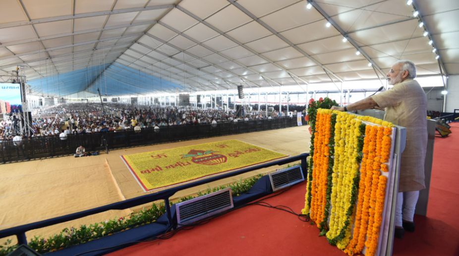 PM Modi lays foundation stone of Bhadbhut Barrage over Narmada