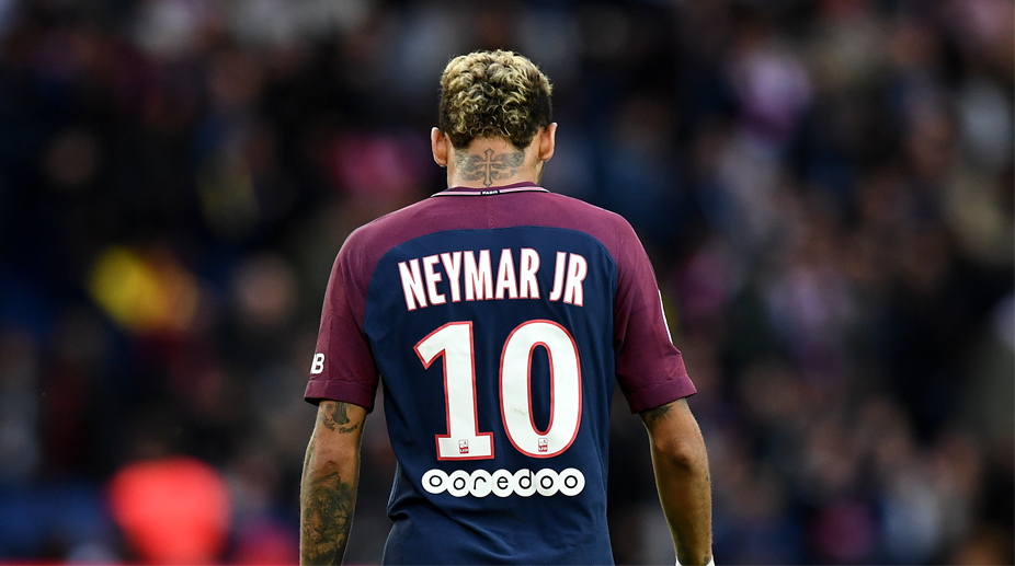 Neymar undergoes successful foot surgery