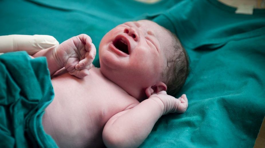 Stressed newborns feel more pain, but don’t cry