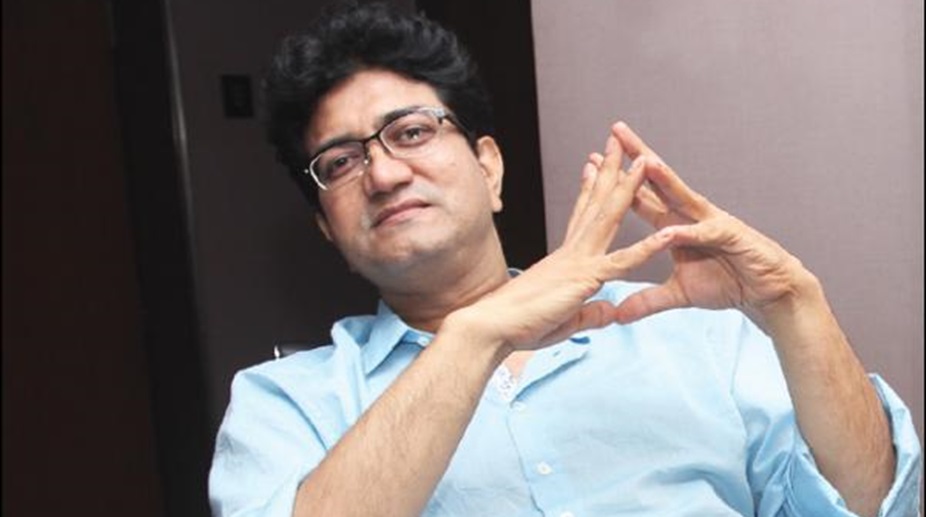 Degree of separation always exists when adapting a book: Prasoon Joshi