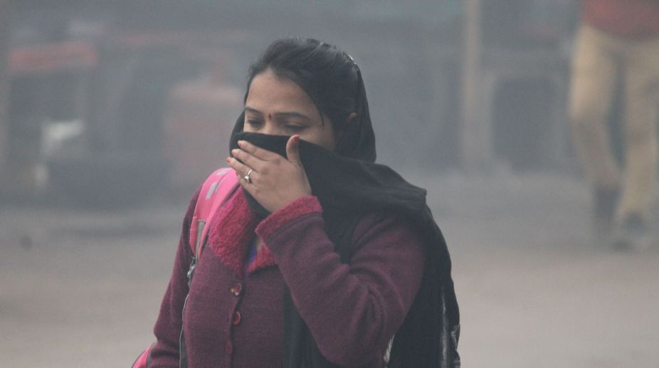 Thick fog covers Delhi, air quality remains toxic