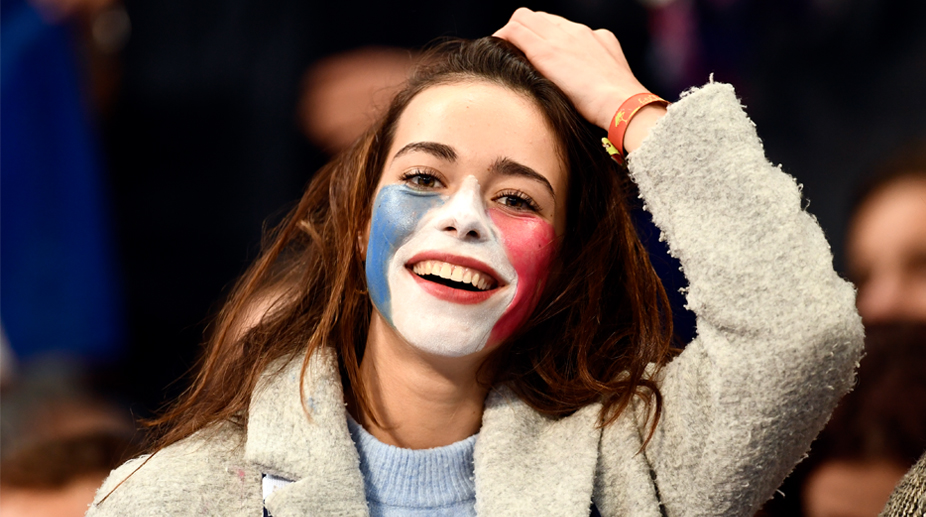 Bold and Beautiful: Football Fans