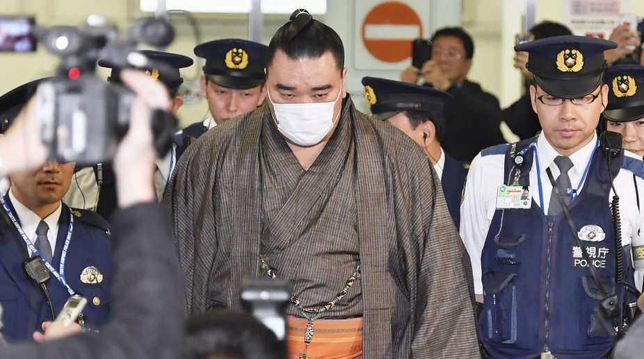 Sumo wrestler Harumafuji retires after public assault