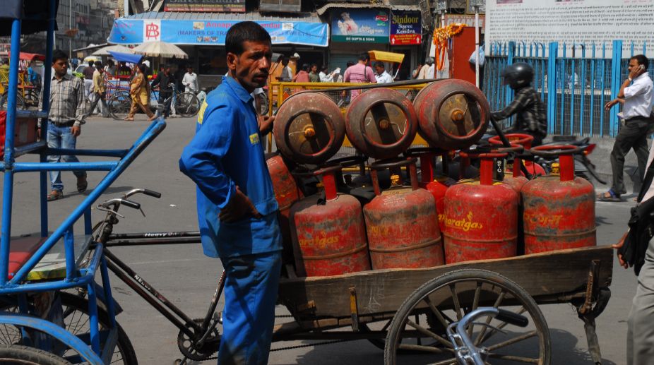 Subsidised LPG hiked Rs 4.50/cylinder, non-subsidised Rs 93
