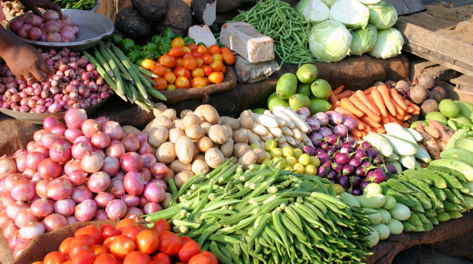 Tomato, onion prices shoot up; Delhi govt to check hoarding