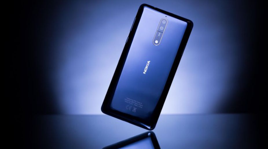 Nokia 8 officially starts receiving Android 8.0 Oreo update