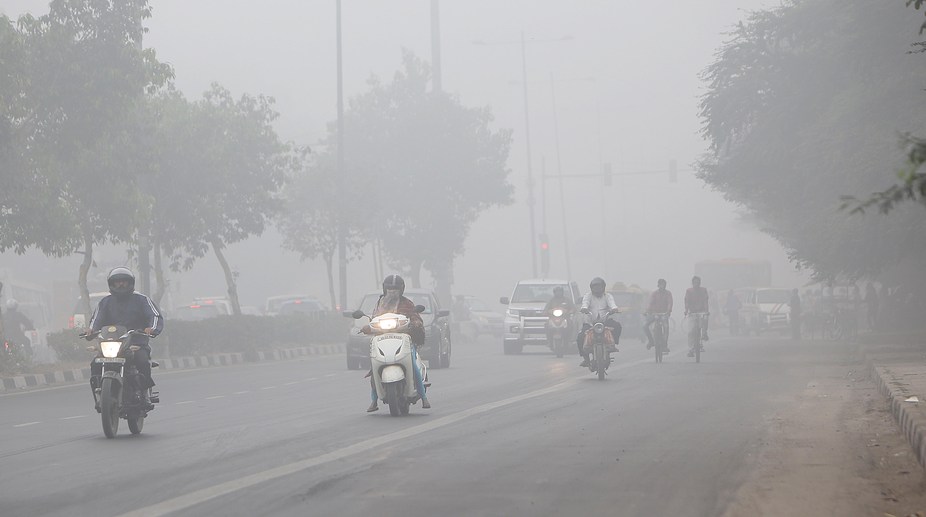 Delhi’s air quality worsens as smog returns