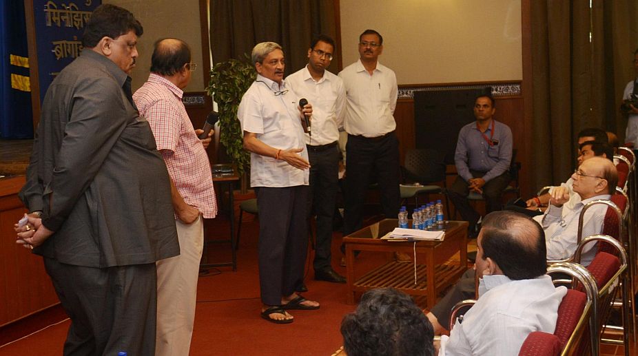 You will die of pollution, if you fall in Goan river, Parrikar tells activist