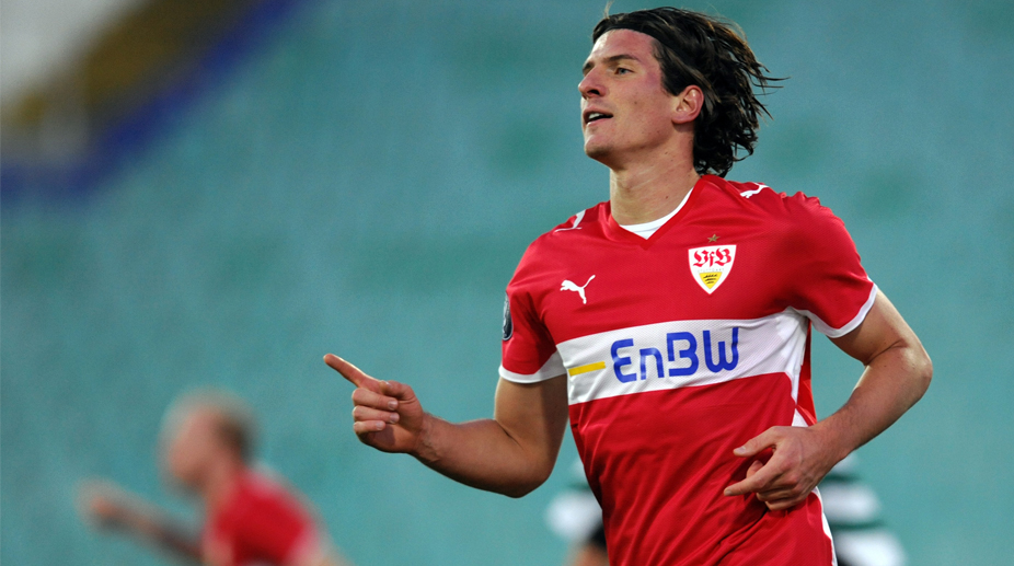 Mario Gomez heads back to Stuttgart