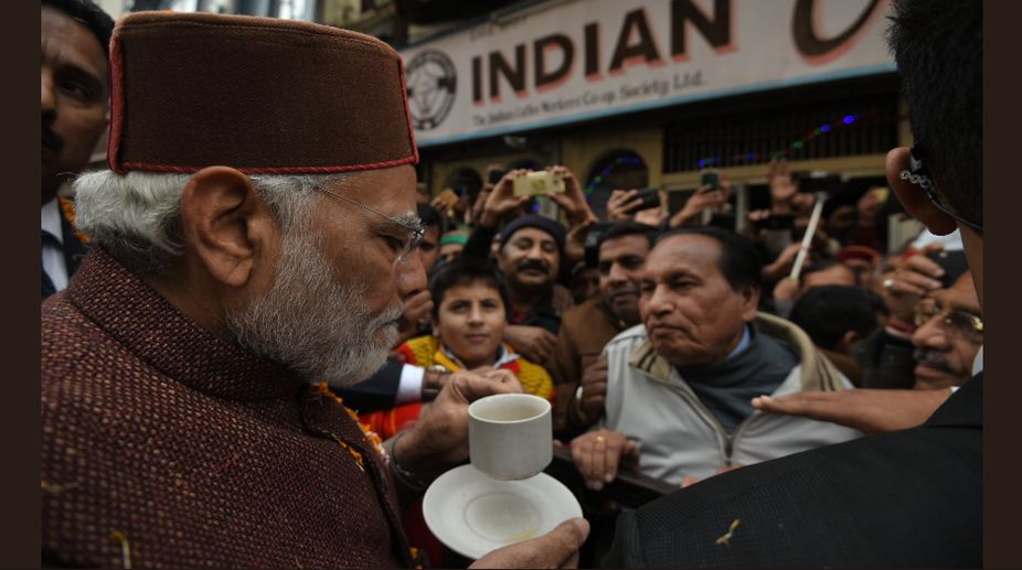 Post Thakur’s swearing-in, Modi sips coffee in Shimla, reminisces old days