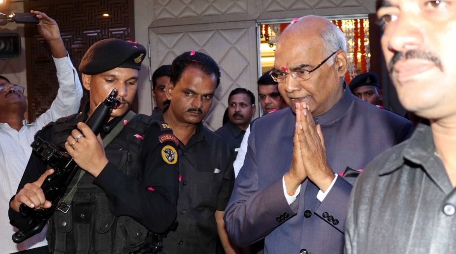 President Kovind offers prayers at Rameswaram
