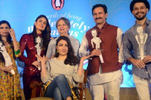 Soha is a solid woman, says Kareena Kapoor