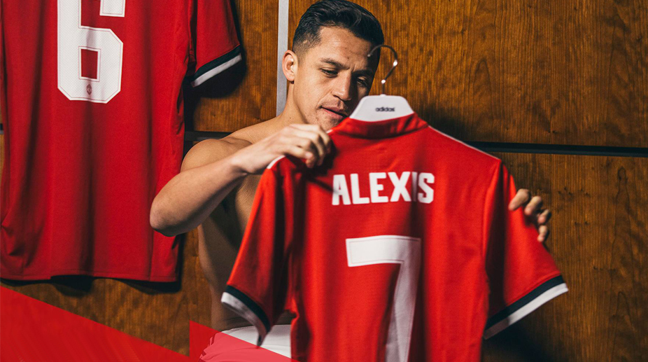 Alexis Sanchez breaks Manchester United shirt sales record