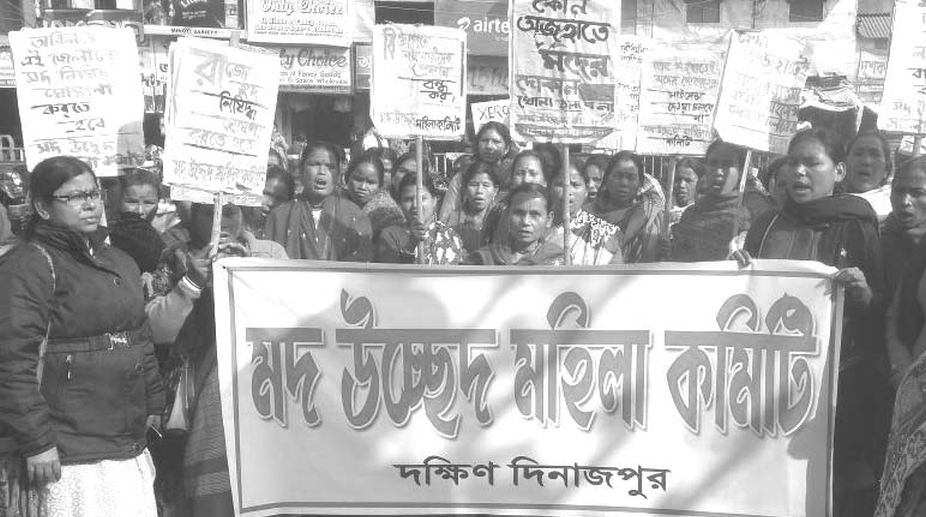 South Dinajpur tribal organisation protests excise raid