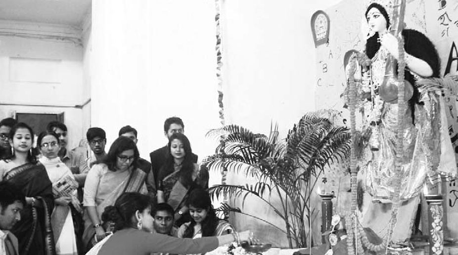 Saraswati Puja spirit grips Kolkata