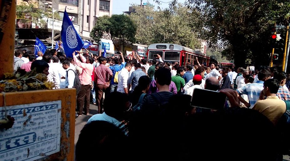 A day after Pune clash, Dalits lay siege to parts of Mumbai; call given for Wednesday bandh