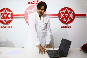 Pawan Kalyan takes U-turn over special status to Andhra