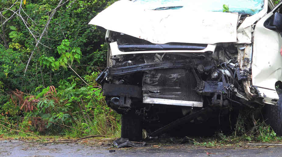 Bus crash kills 27 in Indonesia