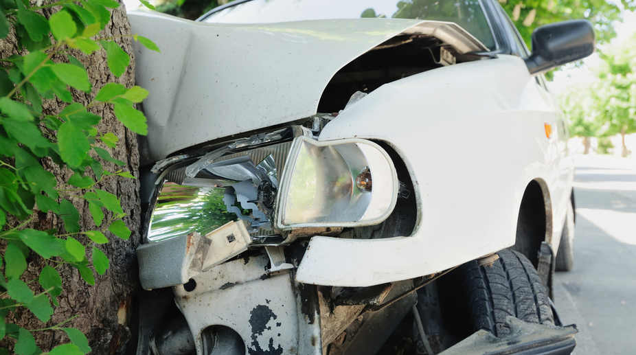 Two killed as car crashes into tree in Haryana