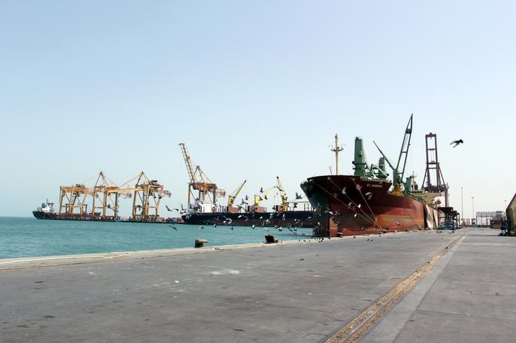 Yemen’s Houthis warn of cutting off shipping line