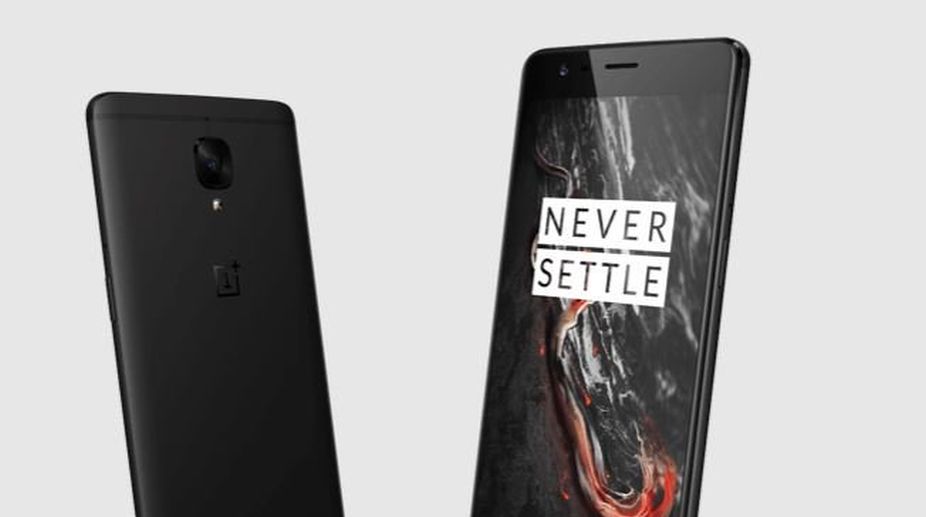 OnePlus opens first authorised offline store in India