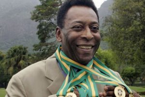 Pele’s adviser denies reports he collapsed, was taken to hospital