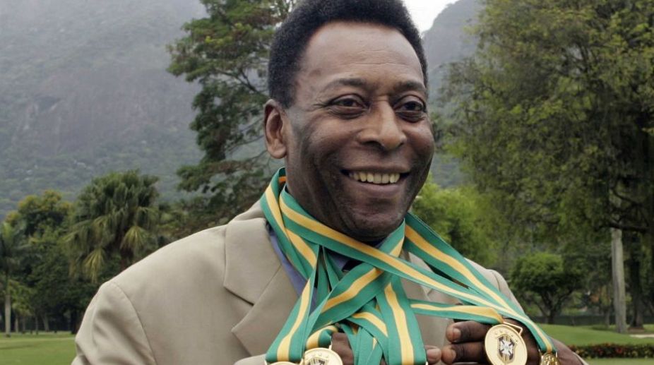 Pele’s adviser denies reports he collapsed, was taken to hospital