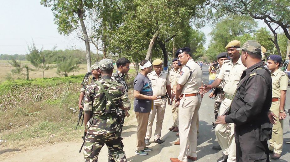 SSB jawans free arrested officer from police custory
