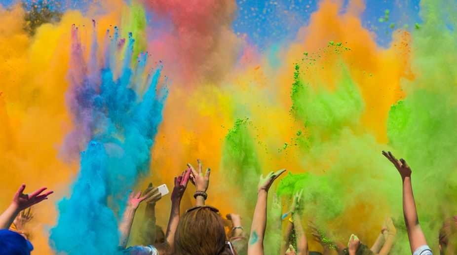 Say hello to natural colours this Holi
