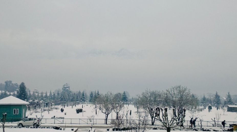 Heavy snowfall in Kashmir Valley as rain lashes Jammu