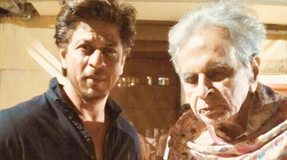 Shah Rukh visits Dilip Kumar