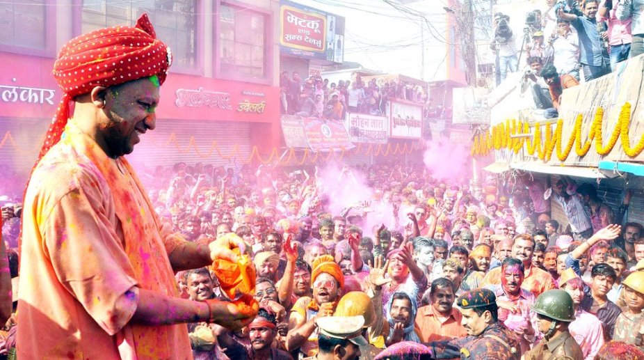 Holi Celebrations 2018: From common man to Yogi Adityanath