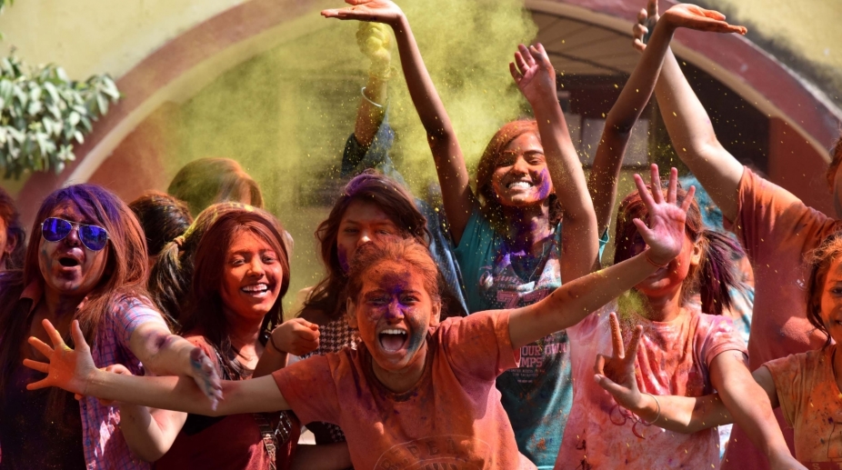 5 kitchen ingredients for a post Holi skincare rescue
